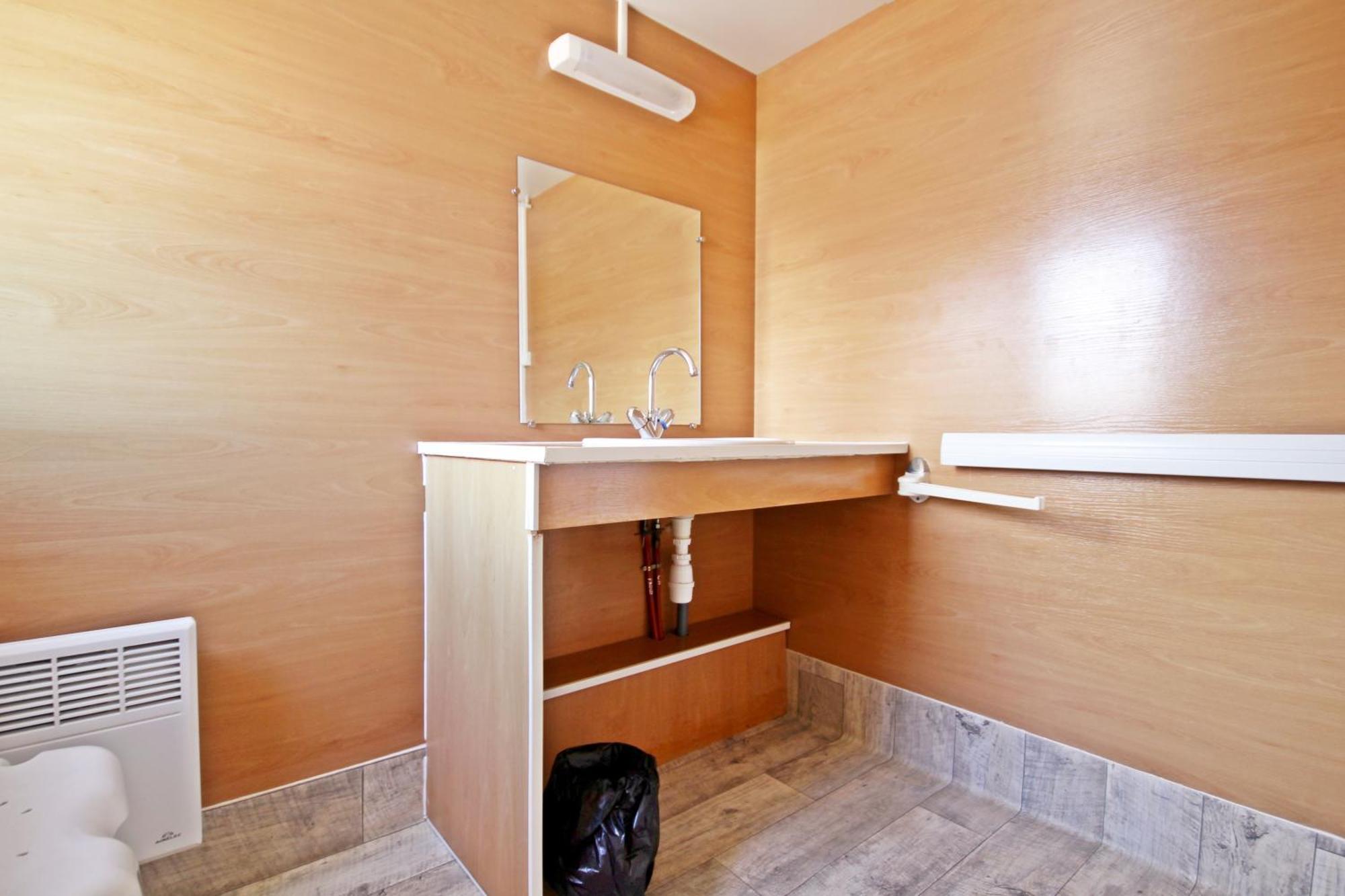 Camping Domaine Vallee Du Tarn Sn Saint-Cirgue Room photo