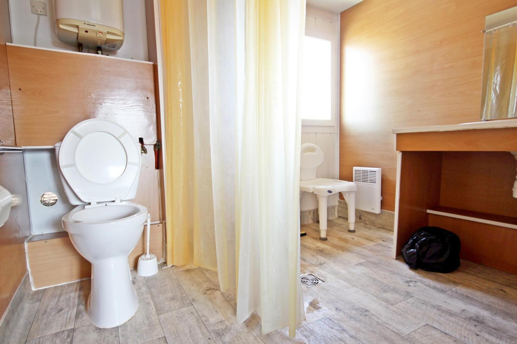 Camping Domaine Vallee Du Tarn Sn Saint-Cirgue Room photo
